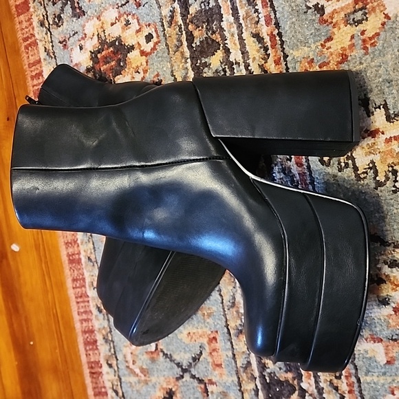 Steve Madden Cobra - Picture 5 of 5